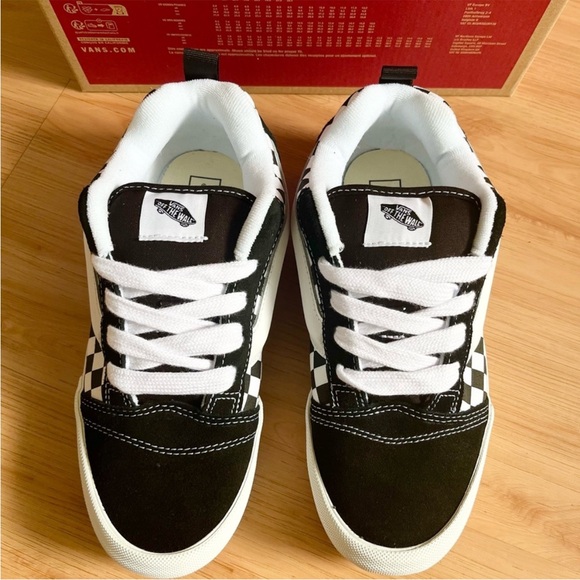 Vans Big Kids Knu Skool Checkerboard
Shoe 6.0 US Women 7.5 US - Picture 8 of 11
